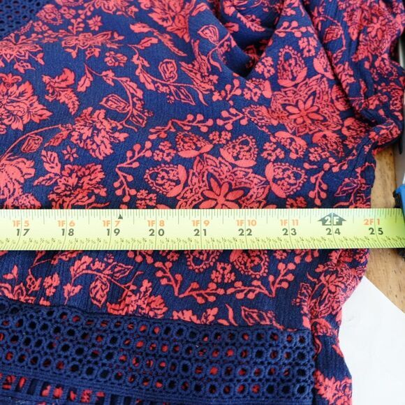 Torrid Babydoll Gauze Crochet Trim Lace-Up Top Tunic Red Valentine's Sz 4X - Picture 9 of 11